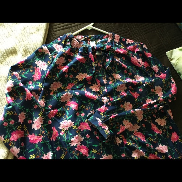 Old Navy Dresses & Skirts - Floral, lightweight dress in a tall length. NWOT Old Navy Dresses & Skirts - Floral, lightweight dress in a tall length. NWOT